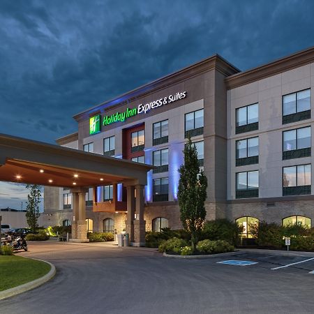Holiday Inn Express & Suites - Belleville By Ihg Екстериор снимка