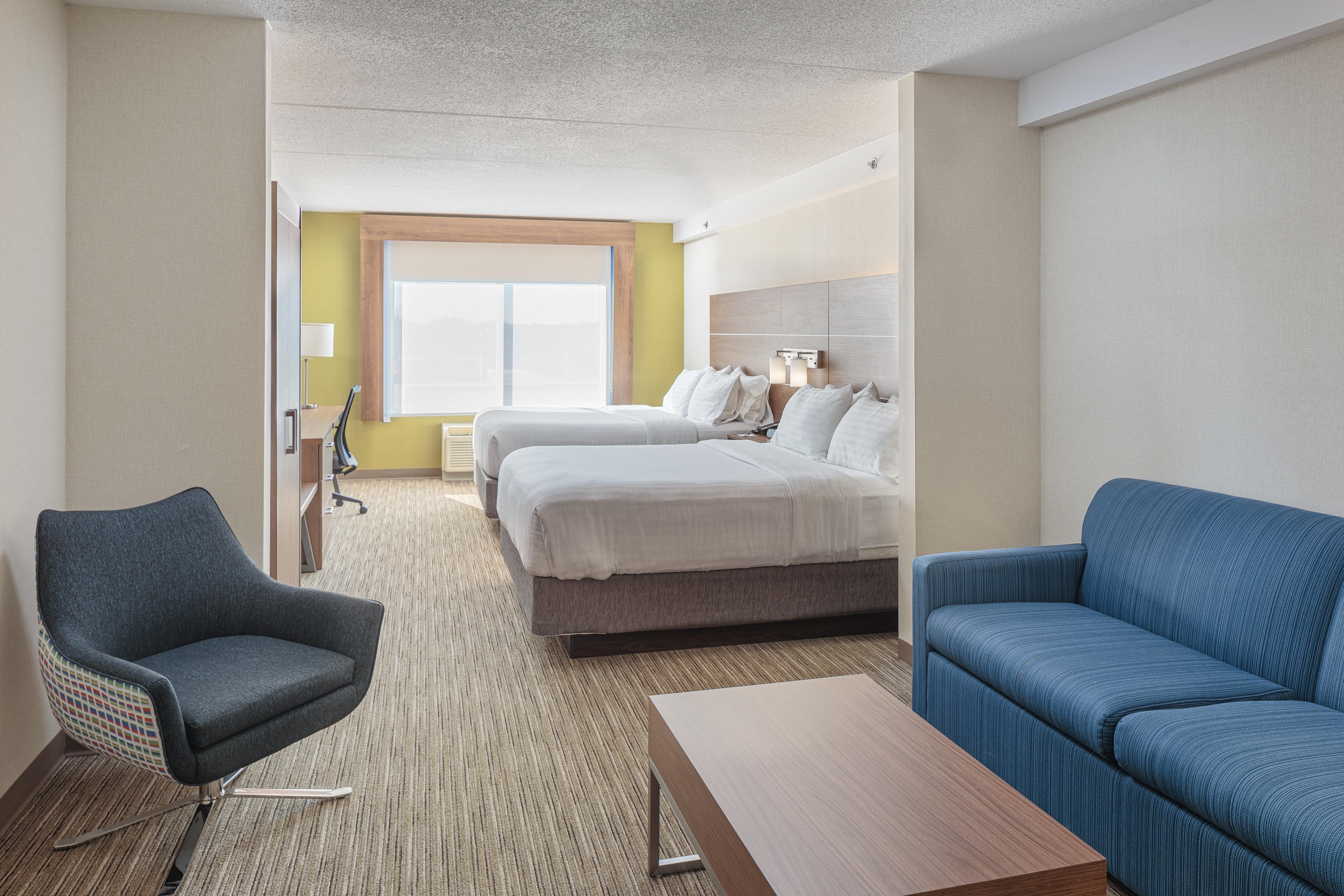 Holiday Inn Express & Suites - Belleville By Ihg Екстериор снимка