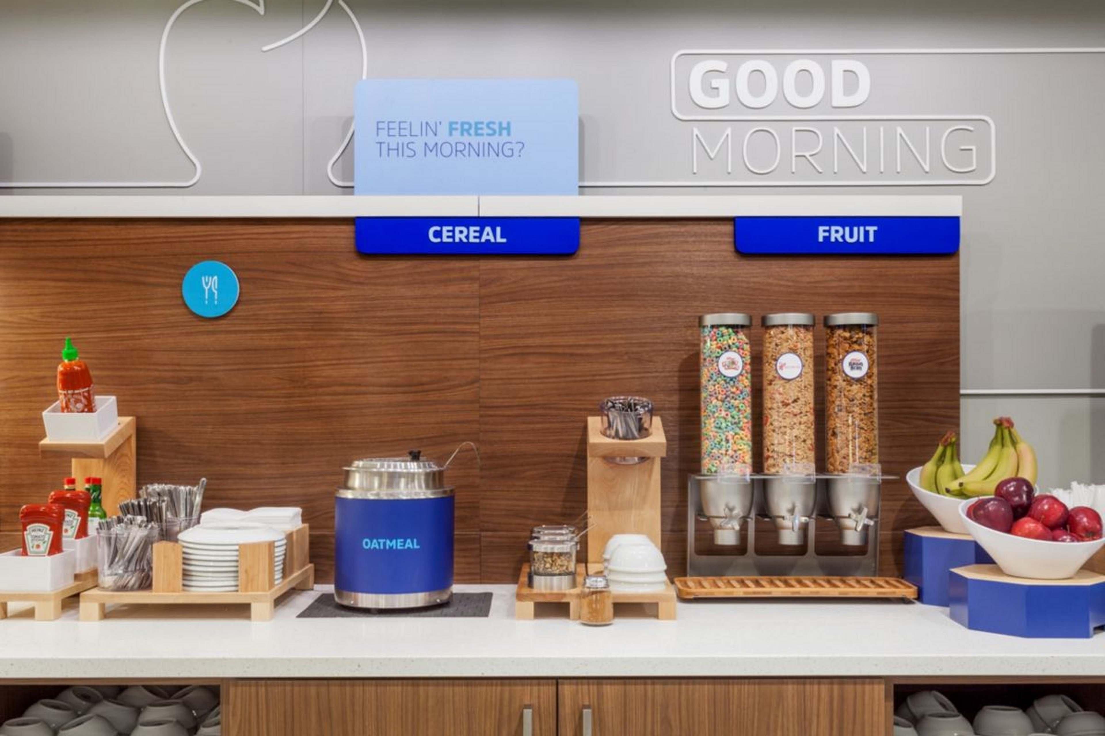 Holiday Inn Express & Suites - Belleville By Ihg Екстериор снимка