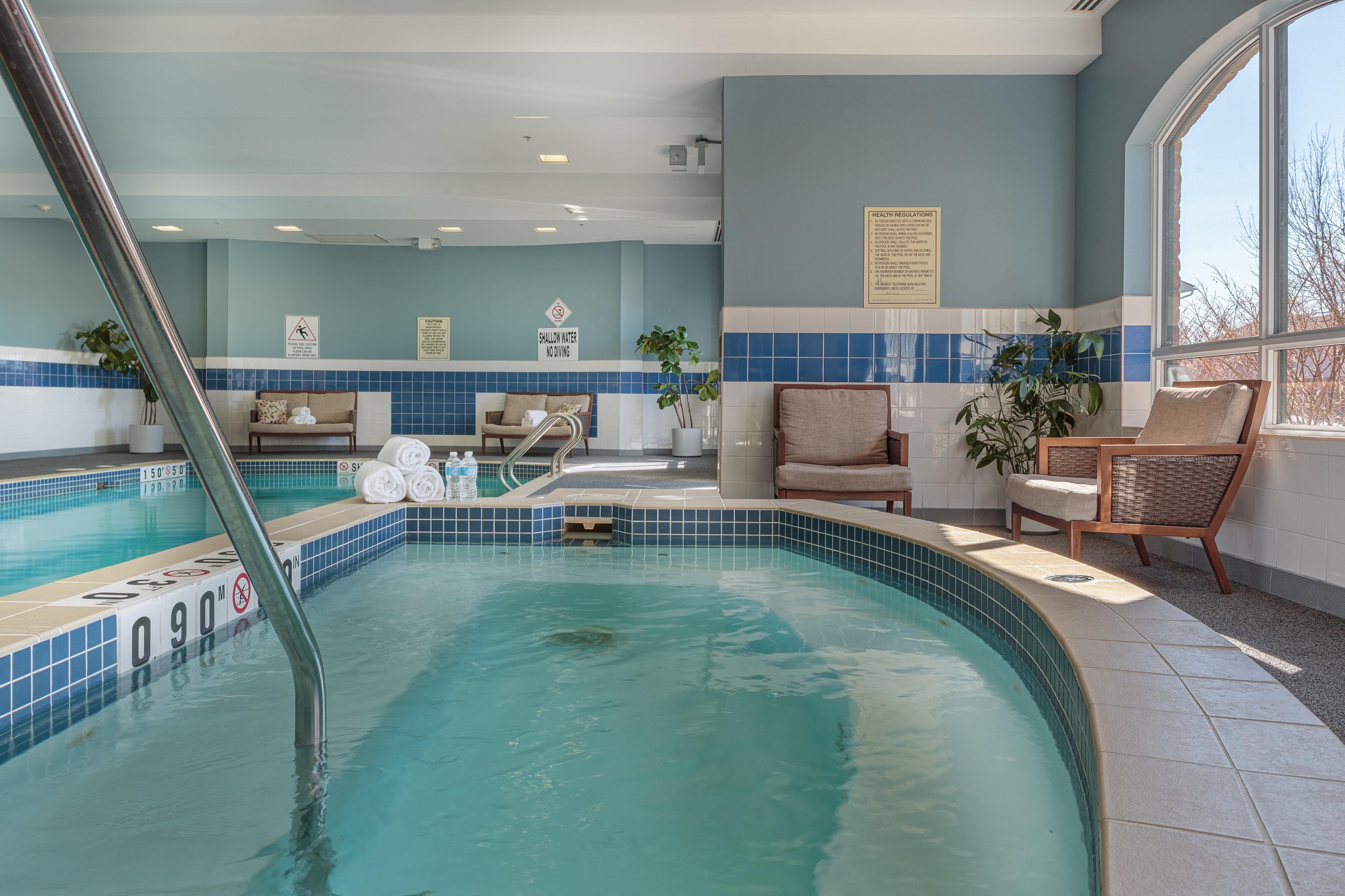 Holiday Inn Express & Suites - Belleville By Ihg Екстериор снимка