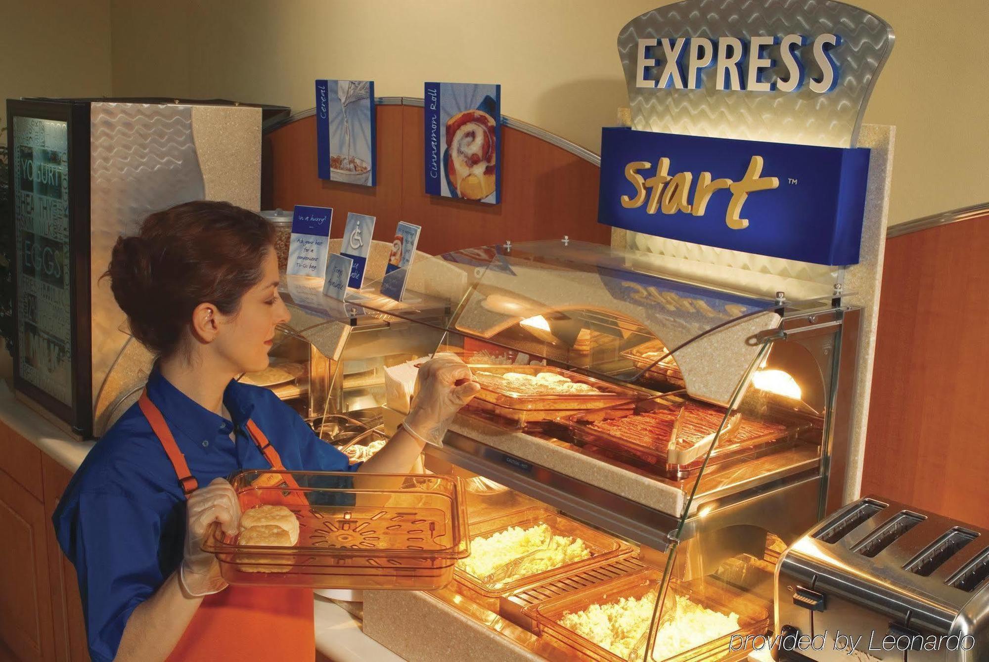 Holiday Inn Express & Suites - Belleville By Ihg Ресторант снимка